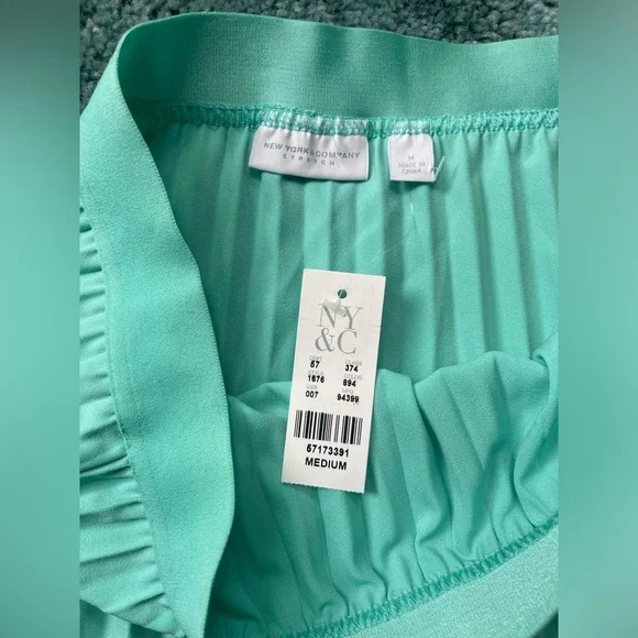NYCo M Pleated Tiffany Blue Skirt NWT - Picture 3 of 7